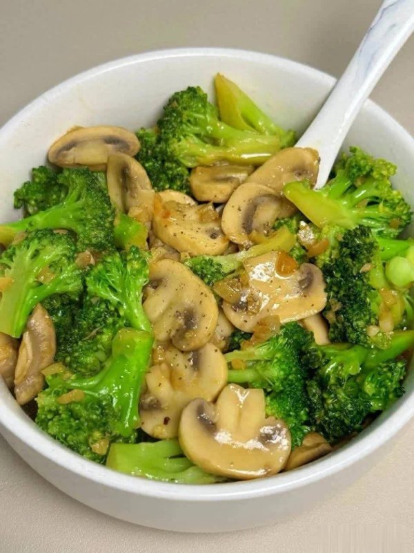 赚配网 年龄越大越要多吃菜，医生建议常吃这几种菜对心脏好